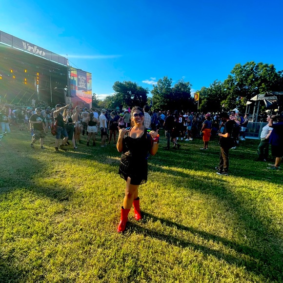 Meet your Posher, Valerie Dezarae - Picture 13 of 16